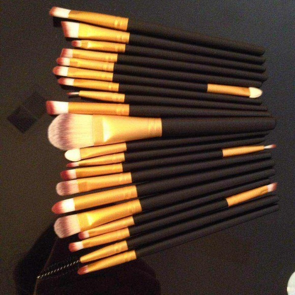 New 20pcs Makeup Brush+15 Color Concealer Palette - Picture 2 of 4